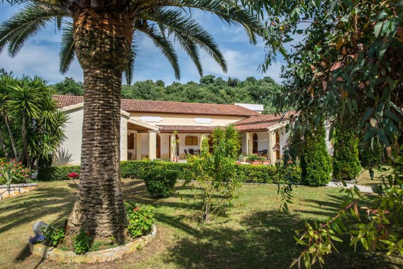 Villa Violetta アカラヴィ エクステリア 写真